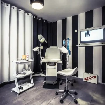 Domina Studio Klinik Bereich Golden Cage Aachen 4 Domina Studio Klinik Bereich Golden Cage Aachen 4
